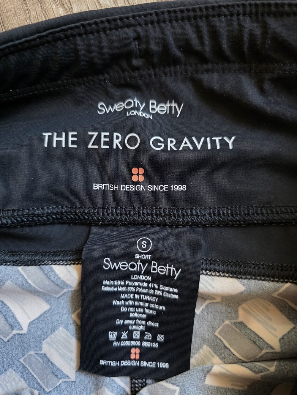 Sweaty Betty Zero Gravity Black White Patterned Athletic Leggings Yoga Lulu Alo - Picture 3 of 10